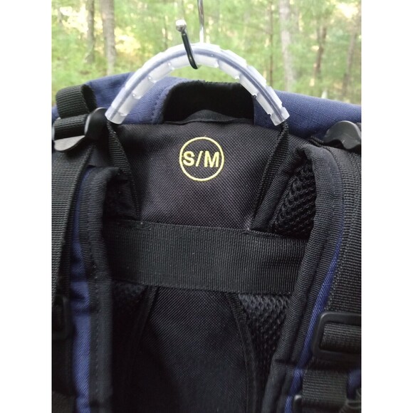 RARE--Lucky-Bums- Hiking BackPack for Kids/Teens plus hydration reservoir. - Picture 5 of 16
